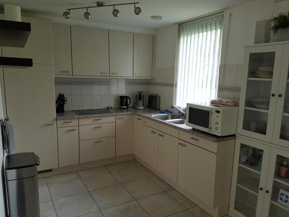 הוטן Vakantiehuis Achterhuis Ons Hoekje מראה חיצוני תמונה